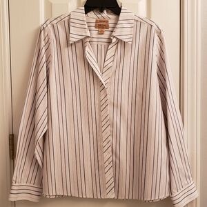 Ladies Gold Label Investments Petite  blouse, size 16